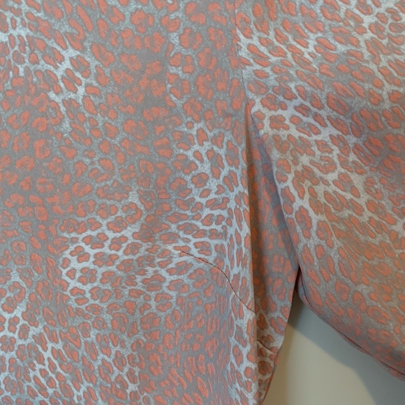 Guess by Marciano size S peach and grey blouse - Picture 14 of 14